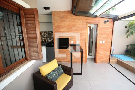 varanda de casa à venda com 3 quartos, 137m² em Hípica, Porto Alegre