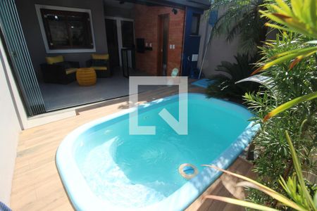 Casa à venda com 137m², 3 quartos e 2 vagasPiscina