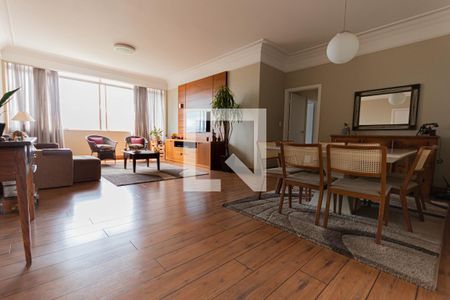 Sala de apartamento à venda com 3 quartos, 156m² em Cambuí, Campinas