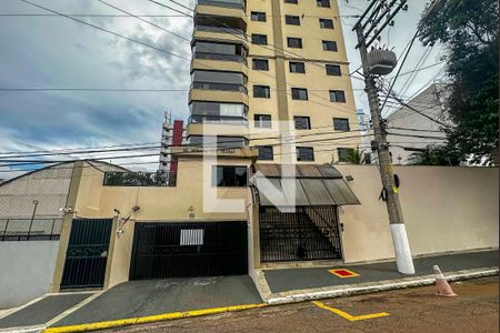 Apartamento para alugar com 100m², 3 quartos e 2 vagasFachada e portaria