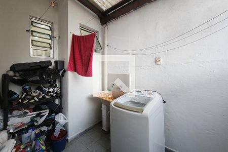 Casa à venda com 194m², 3 quartos e 4 vagas Casa à venda com 194m², 3 quartos e 4 vagasÁrea de Serviço 2