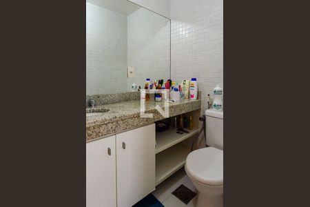 Apartamento à venda com 73m², 2 quartos e 1 vaga Apartamento à venda com 73m², 2 quartos e 1 vagaBanheiro da Suíte 1