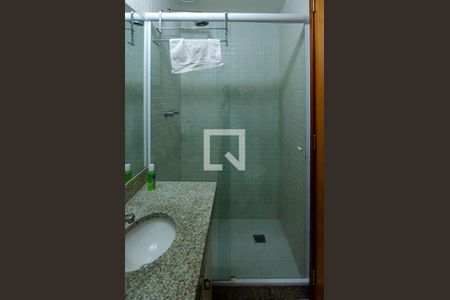 Apartamento à venda com 73m², 2 quartos e 1 vaga Apartamento à venda com 73m², 2 quartos e 1 vagaBanheiro social