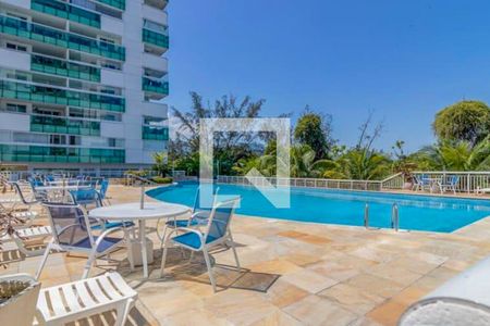 Apartamento à venda com 73m², 2 quartos e 1 vaga Apartamento à venda com 73m², 2 quartos e 1 vagaÁrea comum - Piscina