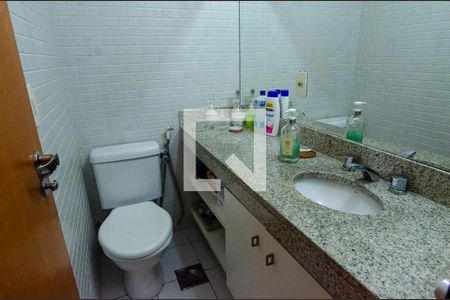 Apartamento à venda com 73m², 2 quartos e 1 vaga Apartamento à venda com 73m², 2 quartos e 1 vagaBanheiro social