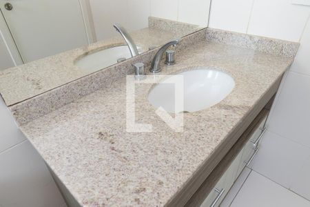Apartamento à venda com 100m², 2 quartos e 2 vagasDetalhe do Banheiro da Suite