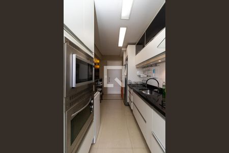 Apartamento à venda com 100m², 2 quartos e 2 vagasCozinha