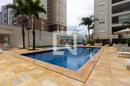 Apartamento à venda com 100m², 2 quartos e 2 vagasÁrea comum - Piscina