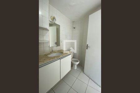 Banheiro de apartamento para alugar com 2 quartos, 77m² em Pituba, Salvador
