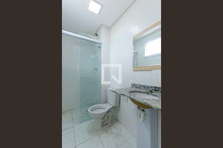 Banheiro de apartamento para alugar com 1 quarto, 31m² em Vila Mazzei, São Paulo