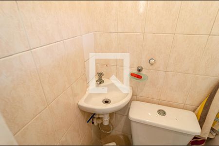 Casa à venda com 150m², 5 quartos e 2 vagasBanheiro da Edícula