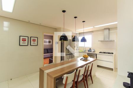 Apartamento à venda com 228m², 3 quartos e 4 vagas Apartamento à venda com 228m², 3 quartos e 4 vagasCozinha