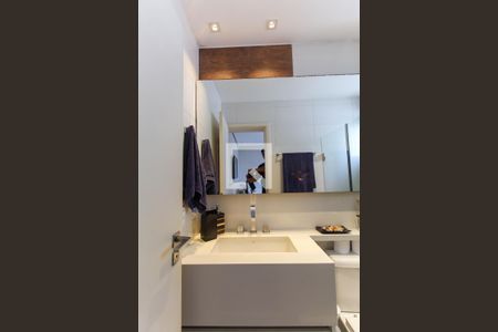 Apartamento à venda com 228m², 3 quartos e 4 vagas Apartamento à venda com 228m², 3 quartos e 4 vagasBanheiro do Quarto 1