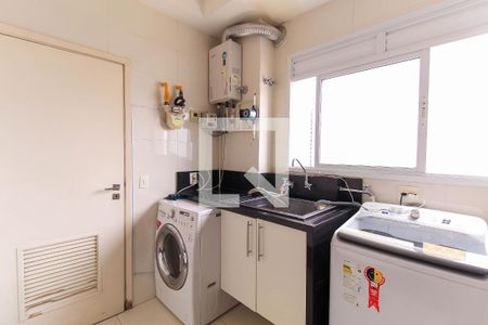 Apartamento à venda com 228m², 3 quartos e 4 vagas Apartamento à venda com 228m², 3 quartos e 4 vagasÁrea de Serviço