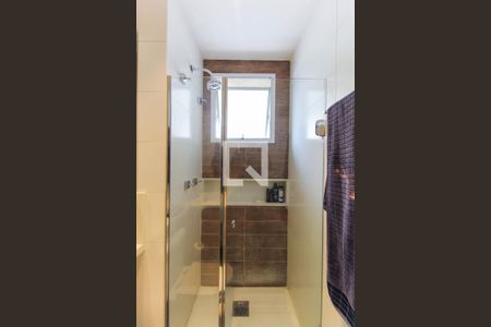 Apartamento à venda com 228m², 3 quartos e 4 vagas Apartamento à venda com 228m², 3 quartos e 4 vagasBanheiro do Quarto 1