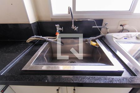 Apartamento à venda com 228m², 3 quartos e 4 vagas Apartamento à venda com 228m², 3 quartos e 4 vagasÁrea de Serviço