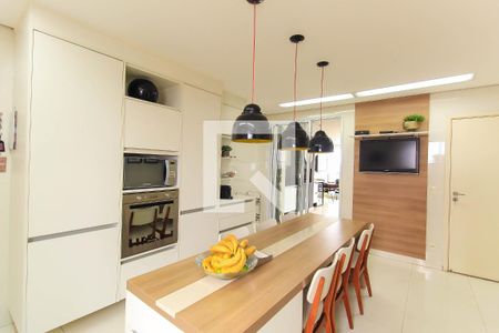 Apartamento à venda com 228m², 3 quartos e 4 vagas Apartamento à venda com 228m², 3 quartos e 4 vagasCozinha