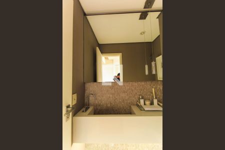 Apartamento à venda com 228m², 3 quartos e 4 vagas Apartamento à venda com 228m², 3 quartos e 4 vagasLavabo