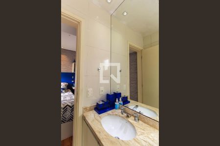 Apartamento à venda com 228m², 3 quartos e 4 vagas Apartamento à venda com 228m², 3 quartos e 4 vagasBanheiro do Quarto 2