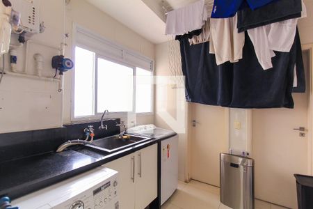 Apartamento à venda com 228m², 3 quartos e 4 vagas Apartamento à venda com 228m², 3 quartos e 4 vagasÁrea de Serviço