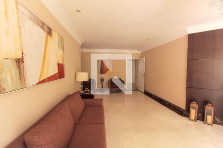 Apartamento à venda com 228m², 3 quartos e 4 vagas Apartamento à venda com 228m², 3 quartos e 4 vagasHall de entrada