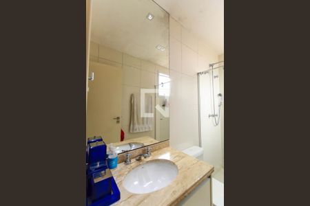 Apartamento à venda com 228m², 3 quartos e 4 vagas Apartamento à venda com 228m², 3 quartos e 4 vagasBanheiro do Quarto 2