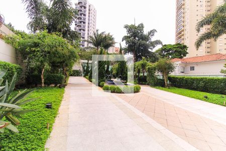 Apartamento à venda com 228m², 3 quartos e 4 vagas Apartamento à venda com 228m², 3 quartos e 4 vagasEntrada