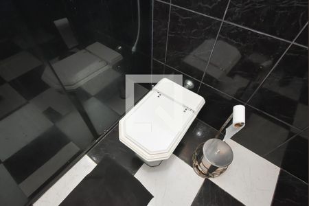 Casa à venda com 181m², 3 quartos e 2 vagasBanheiro 