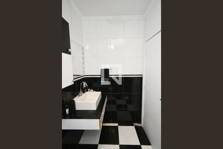 Casa à venda com 181m², 3 quartos e 2 vagasBanheiro 