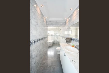 Casa à venda com 181m², 3 quartos e 2 vagasBanheiro do Quarto 1