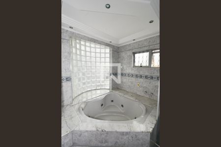 Casa à venda com 181m², 3 quartos e 2 vagasBanheiro do Quarto 1