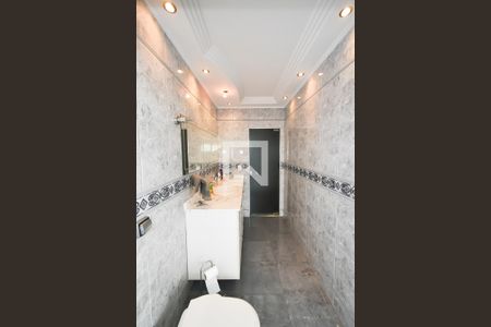 Casa à venda com 181m², 3 quartos e 2 vagasBanheiro do Quarto 1