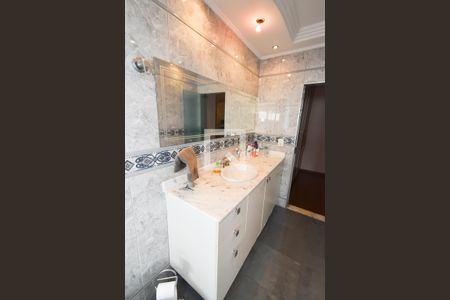 Casa à venda com 181m², 3 quartos e 2 vagasBanheiro do Quarto 1