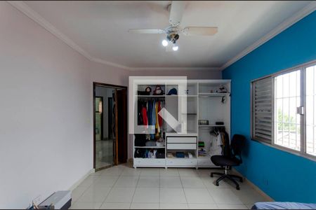 Casa à venda com 464m², 5 quartos e 4 vagasQuarto 3