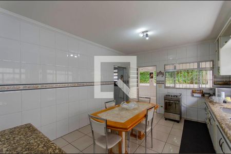 Casa à venda com 464m², 5 quartos e 4 vagasCozinha