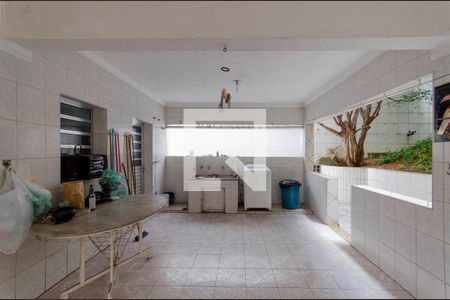 Casa à venda com 464m², 5 quartos e 4 vagasÁrea de Serviço