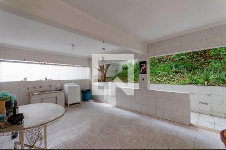 Casa à venda com 464m², 5 quartos e 4 vagasÁrea de Serviço