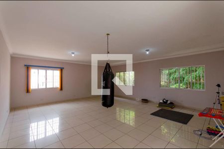 Casa à venda com 464m², 5 quartos e 4 vagasQuarto Reversível