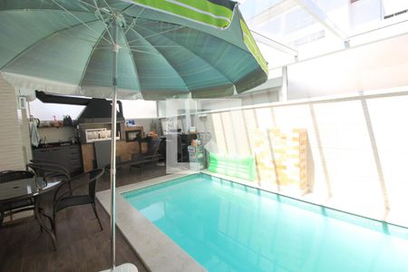 Casa de condomínio para alugar com 260m², 4 quartos e 3 vagasPiscina