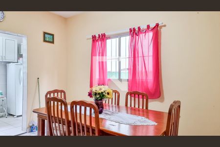 Casa à venda com 100m², 3 quartos e 1 vaga Casa à venda com 100m², 3 quartos e 1 vagaSala de Jantar