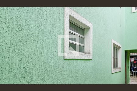 Casa à venda com 100m², 3 quartos e 1 vaga Casa à venda com 100m², 3 quartos e 1 vagaCorredor