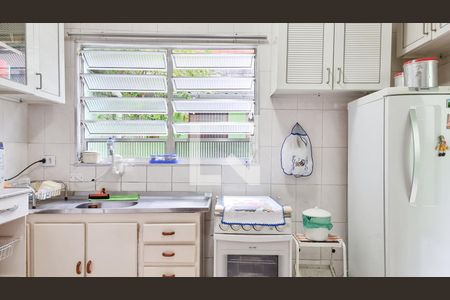 Casa à venda com 100m², 3 quartos e 1 vaga Casa à venda com 100m², 3 quartos e 1 vagaCozinha