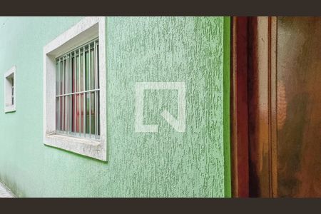 Casa à venda com 100m², 3 quartos e 1 vaga Casa à venda com 100m², 3 quartos e 1 vagaCorredor