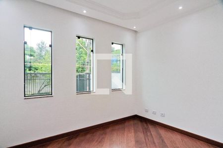 Casa à venda com 600m², 5 quartos e 7 vagas Casa à venda com 600m², 5 quartos e 7 vagasEscritório