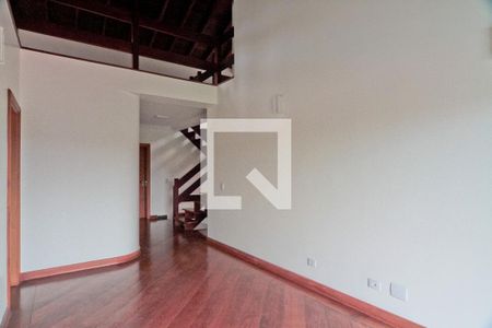 Casa à venda com 600m², 5 quartos e 7 vagas Casa à venda com 600m², 5 quartos e 7 vagasCorredor