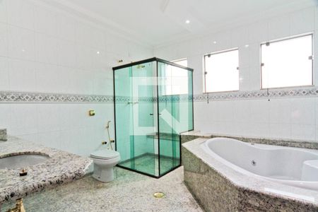 Casa à venda com 600m², 5 quartos e 7 vagas Casa à venda com 600m², 5 quartos e 7 vagasBanheiro da Suíte 2