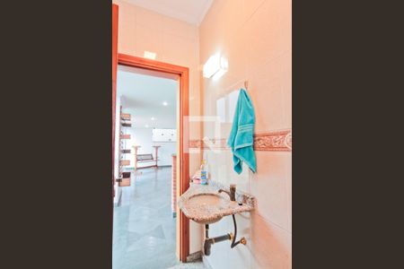 Casa à venda com 600m², 5 quartos e 7 vagas Casa à venda com 600m², 5 quartos e 7 vagasGaragem - banheiro