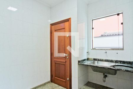 Casa à venda com 600m², 5 quartos e 7 vagas Casa à venda com 600m², 5 quartos e 7 vagasÁrea de Serviço