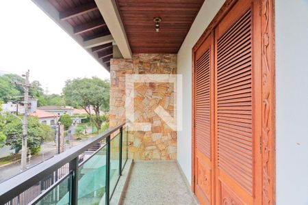 Casa à venda com 600m², 5 quartos e 7 vagas Casa à venda com 600m², 5 quartos e 7 vagasVaranda