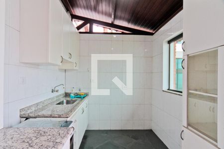 Casa à venda com 600m², 5 quartos e 7 vagas Casa à venda com 600m², 5 quartos e 7 vagasÁrea externa